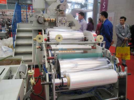 大批量供应PE缠绕膜生产设备 优质推荐产品 瑞安市瑞华印刷包装机械